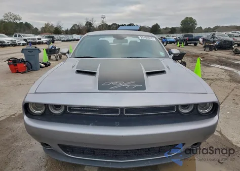 2015 Dodge Challenger Sxt z USA, uszkodzony, nr VIN 2C3CDZAT9FH715253